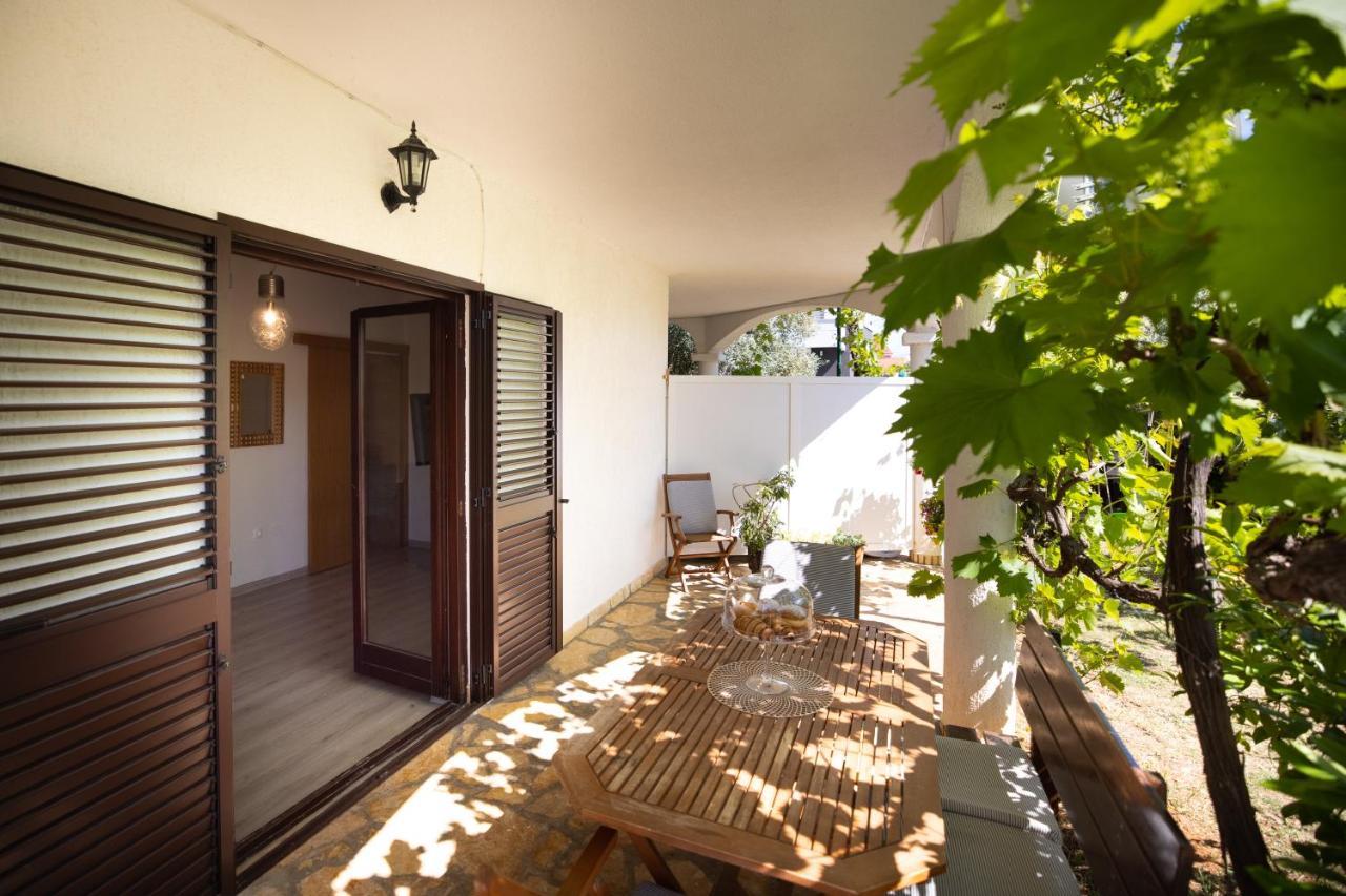 Apartments And A Room Ina Zadar Exterior foto